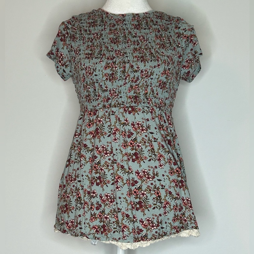 Rewind blue floral smocked tee - Juniors small